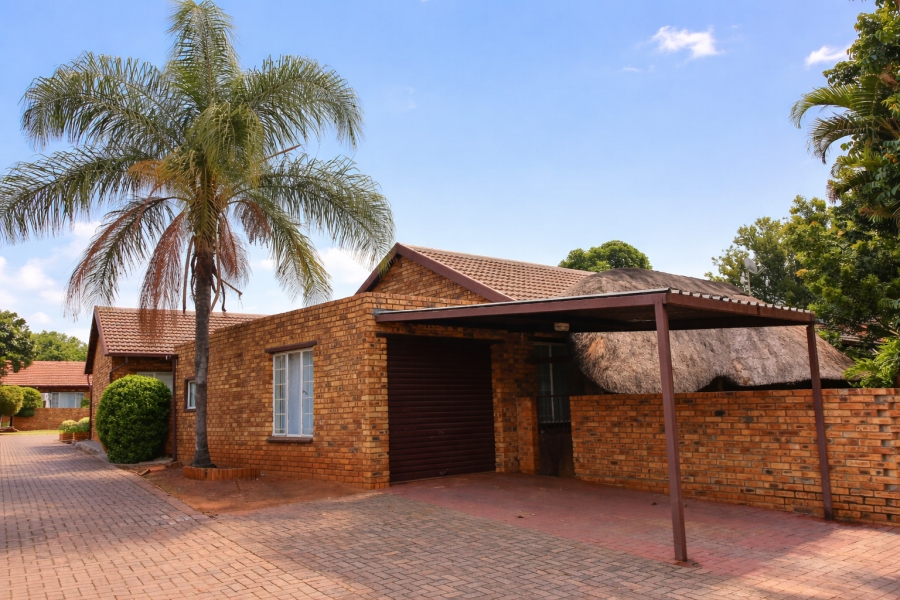 3 Bedroom Property for Sale in Safari Gardens North West